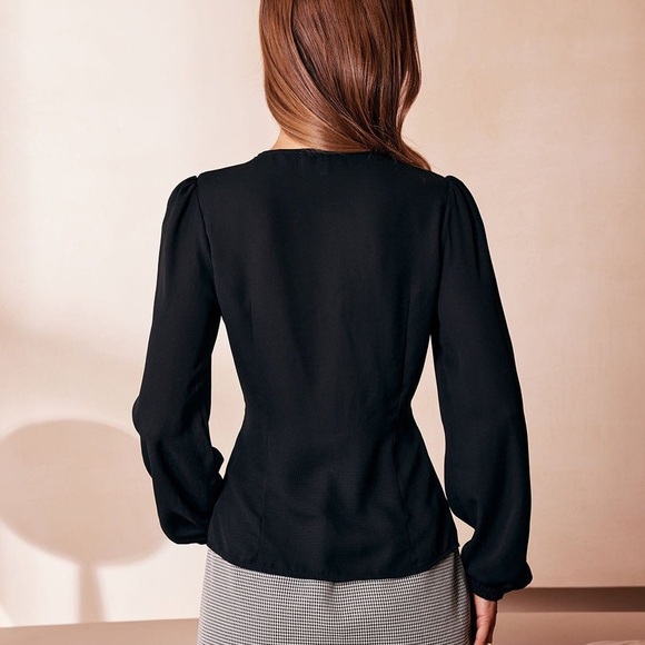 Elegant Black Lace Trim Blouse - Picture 4 of 10